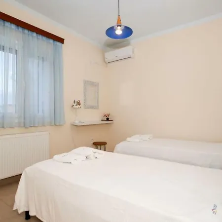 Lefkes House